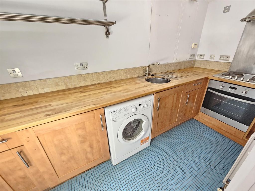 Additional image 6 of 2 bed flat for saleWest Street, Tavistock PL19