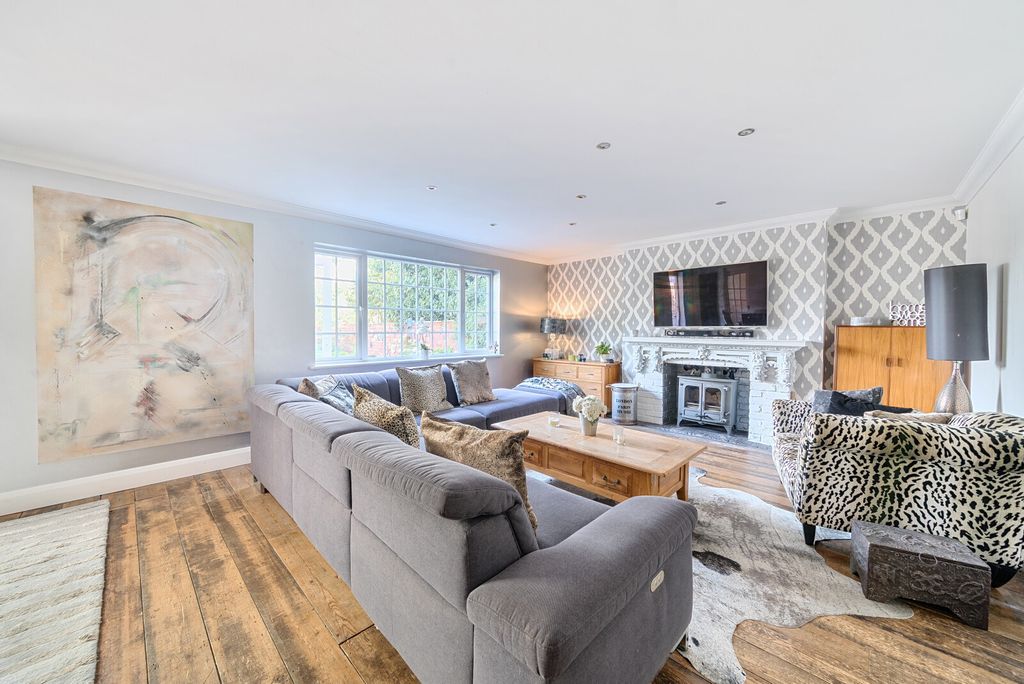 Additional image 16 of 4 bed end terrace house for saleSt. Anns Hill Road, Chertsey KT16