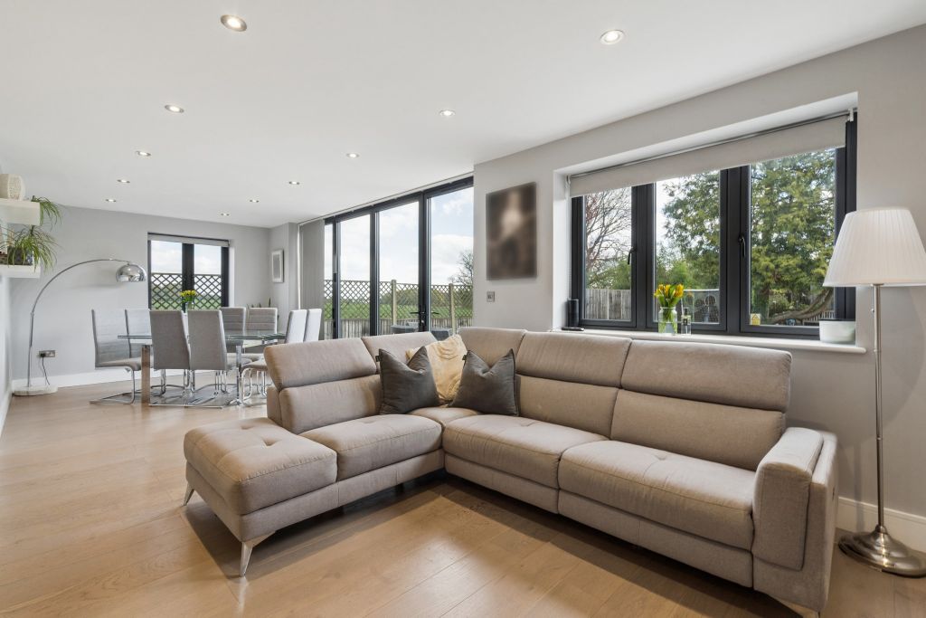 Additional image 6 of 5 bed detached house for saleSunnymede Avenue, Chesham HP5
