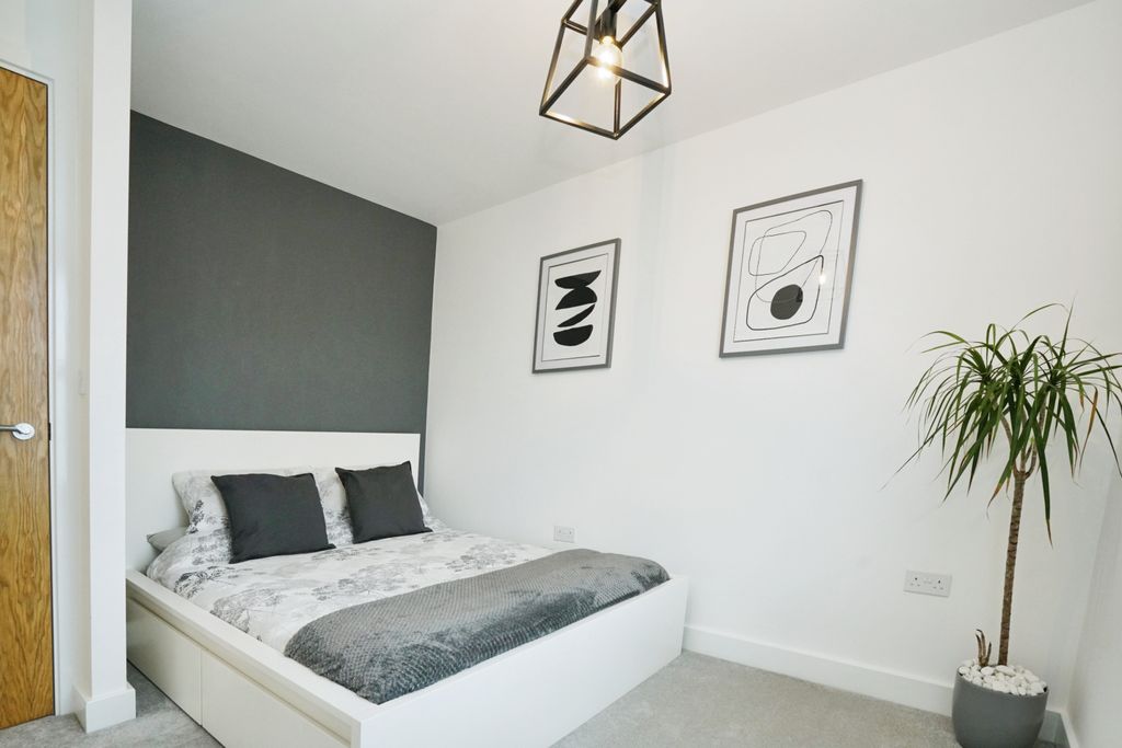 Additional image 11 of 5 bed detached house for saleRyeback Close, Burton-On-Trent DE15