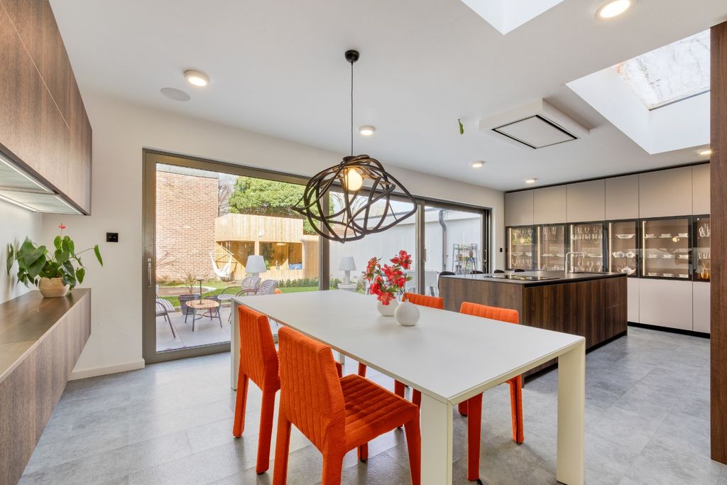 Additional image 8 of 4 bed semi-detached house for saleRuskin Road, Carshalton SM5