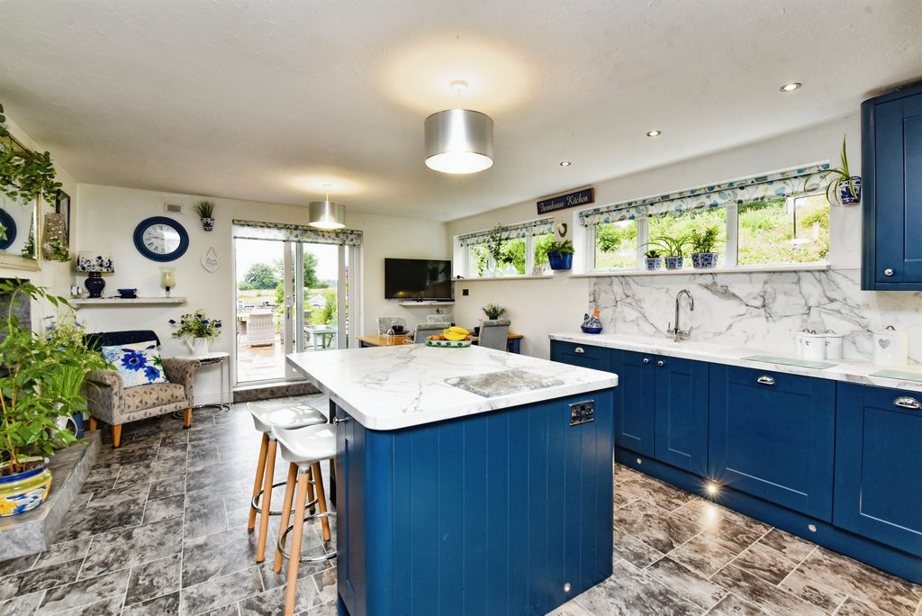 Additional image 8 of 14 bed detached house for saleLacock Road, Patterdown, Chippenham SN15