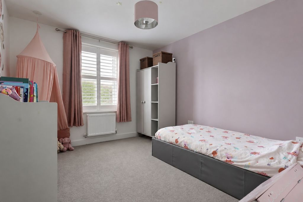Additional image 26 of 4 bed detached house for sale71 Swinbrook Road, Carterton OX18