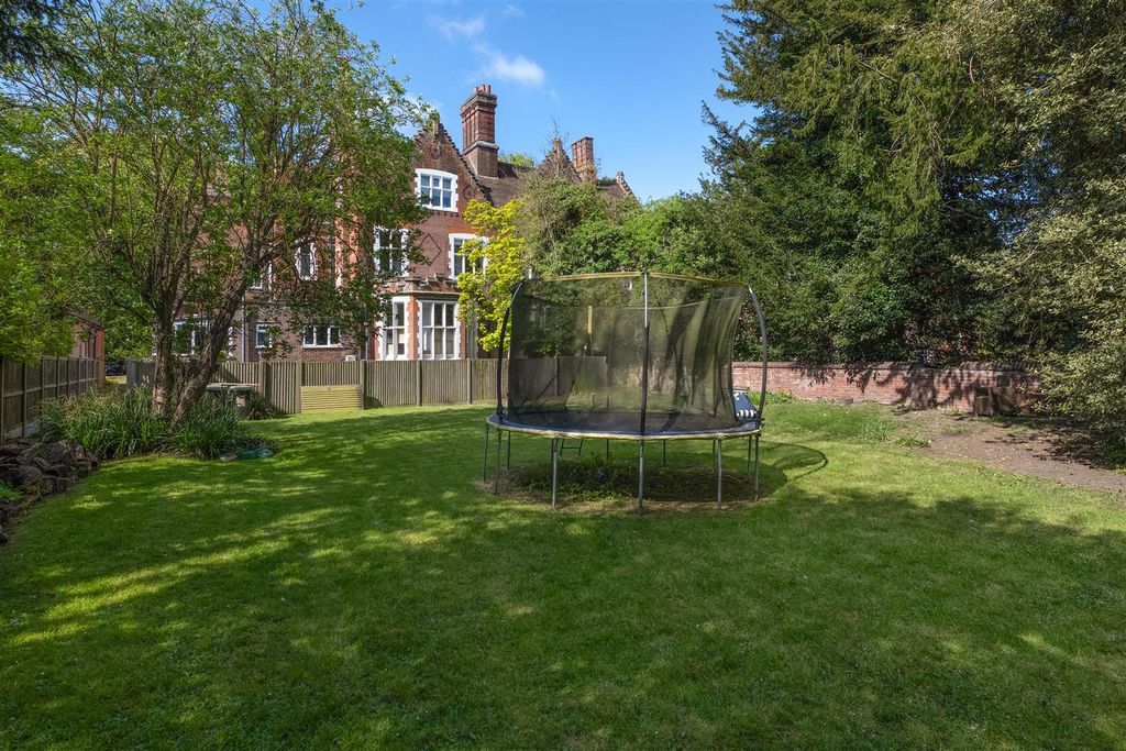 Additional image 14 of 3 bed flat for saleNew Dover Road, Canterbury CT1