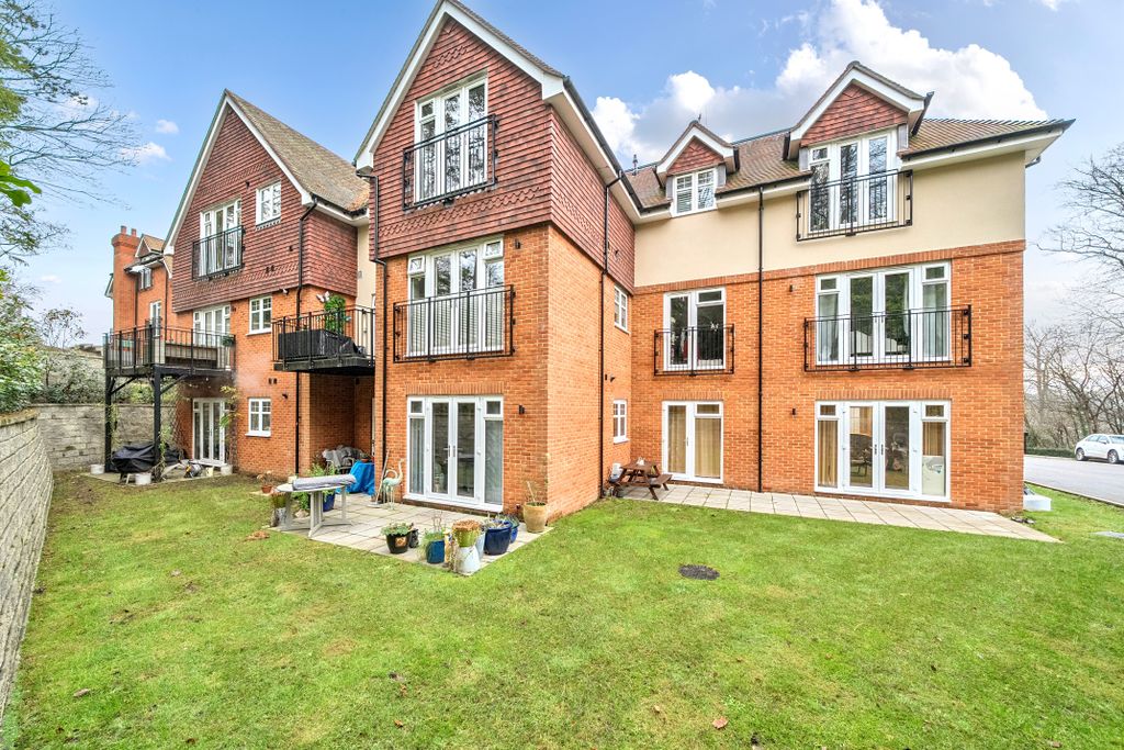 Additional image 18 of 2 bed flat for saleTupwood Lane, Caterham CR3