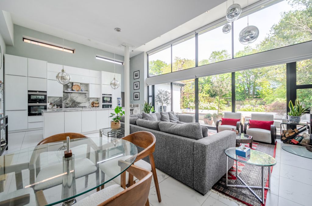 Additional image 15 of 5 bed detached house for saleThe Avenue, Camberley, Surrey GU15