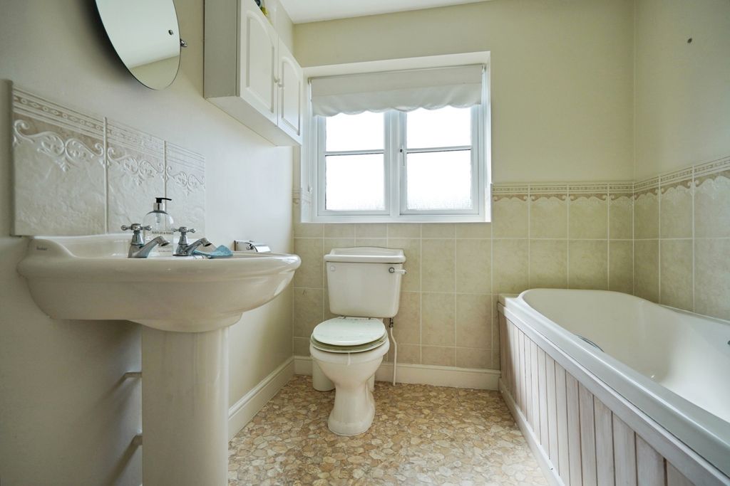 Additional image 12 of 4 bed detached house for saleShotwood Close, Rolleston-On-Dove, Burton-On-Trent, Staffordshire DE13