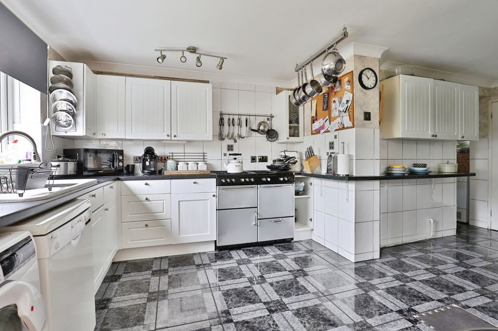 Additional image 3 of 5 bed semi-detached house for saleMeadowland, Christchurch BH23