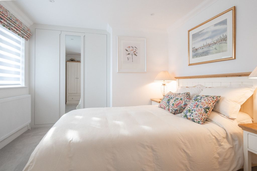 Additional image 13 of 5 bed detached house for saleRobin Hill Drive, Camberley GU15