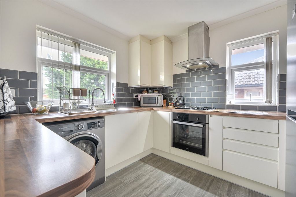 Additional image 10 of 2 bed maisonette for saleMount Nugent, Chesham, Buckinghamshire HP5