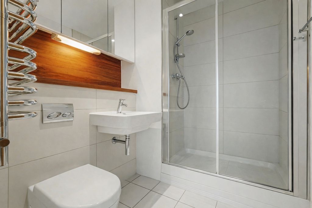 Additional image 5 of 3 bed flat for saleDock Head Road, Chatham ME4