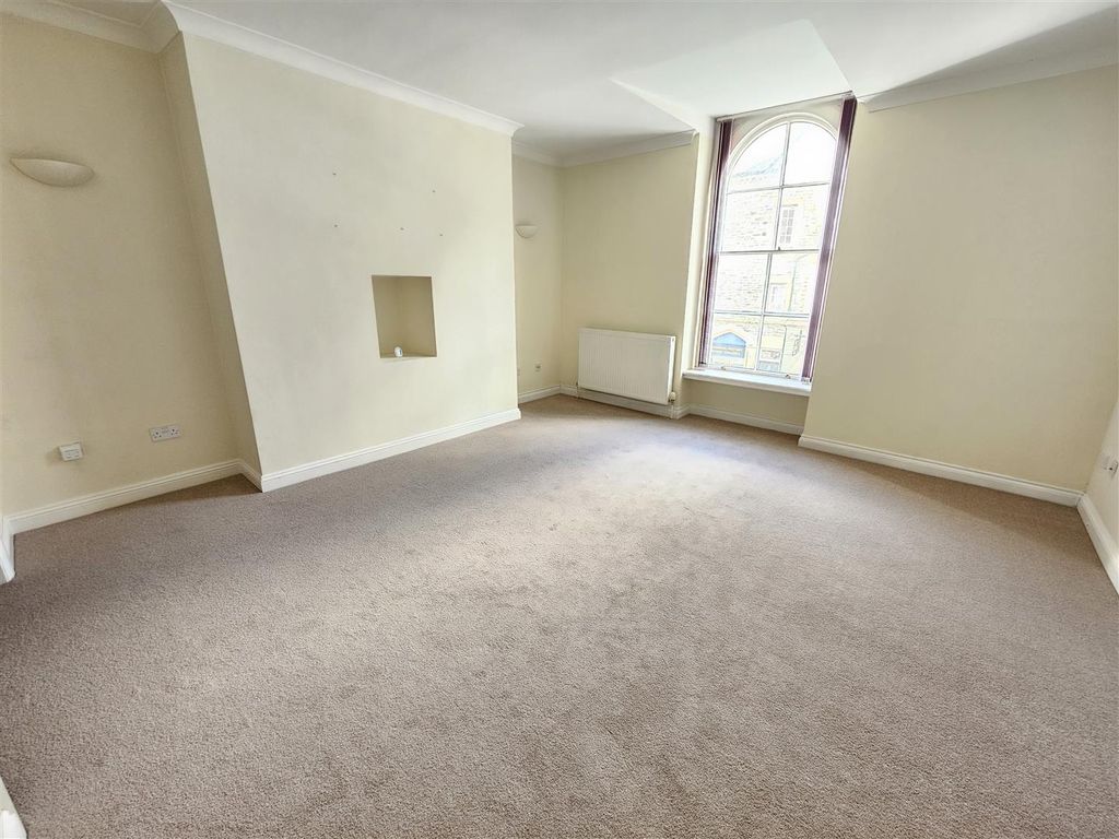 Additional image 3 of 2 bed flat for saleNewmarket Court, Tavistock PL19