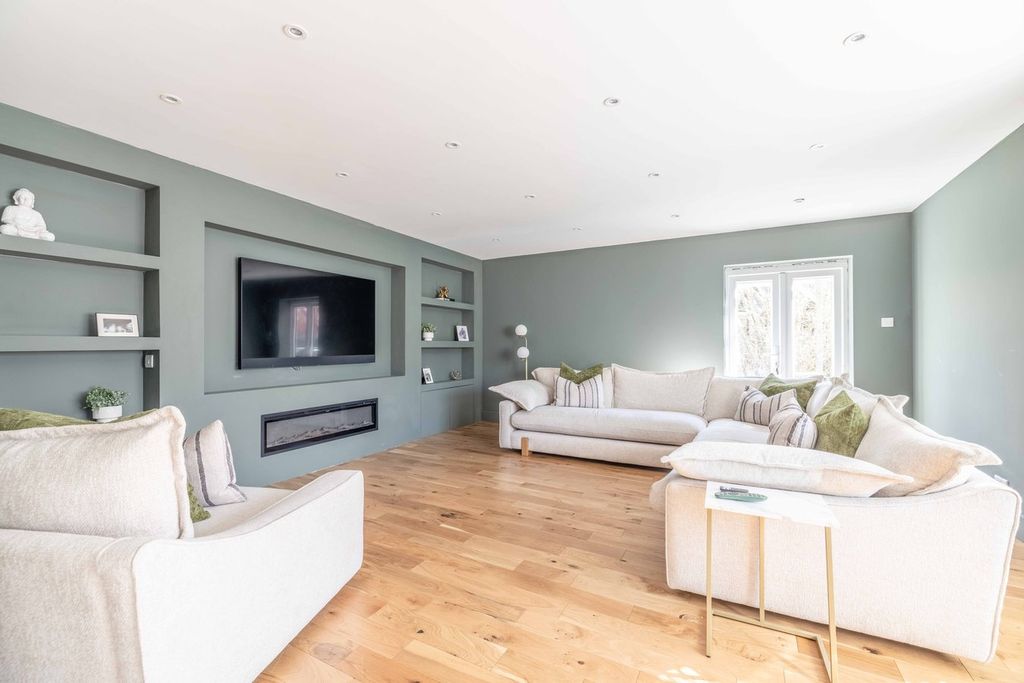 Additional image 5 of 4 bed detached house for saleSycamore Road, Chalfont St Giles HP8