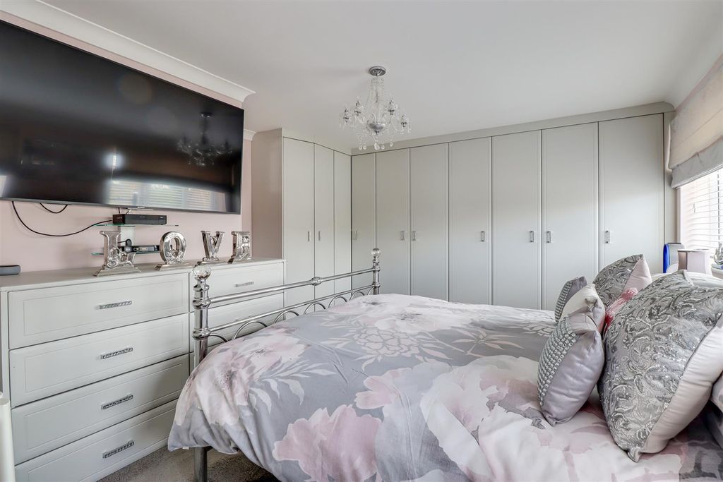 Additional image 15 of 4 bed detached house for saleBarbara Avenue, Canvey Island SS8