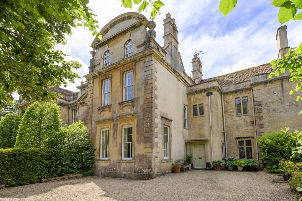 5 bed town house for saleWest Wing, The Ivy, Chippenham, Wiltshire SN15
