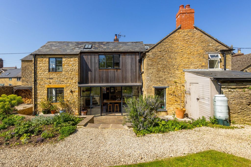Additional image 7 of 6 bed detached house for saleAlbion Street, Chipping Norton OX7