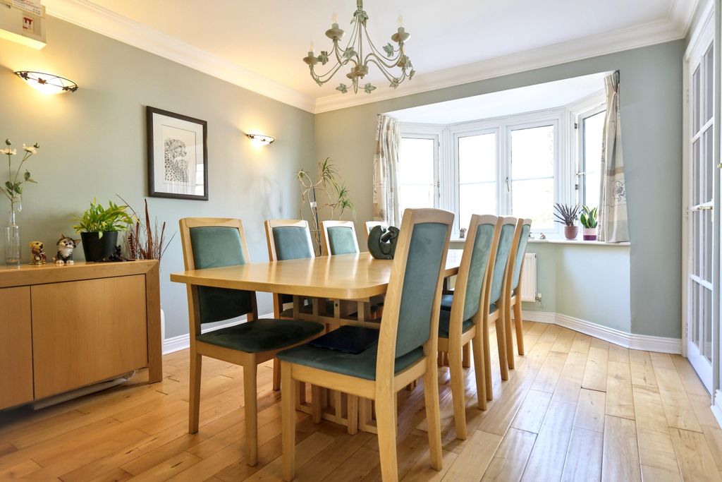 Additional image 12 of 4 bed detached house for sale4 Hatwell Row, Carterton OX18