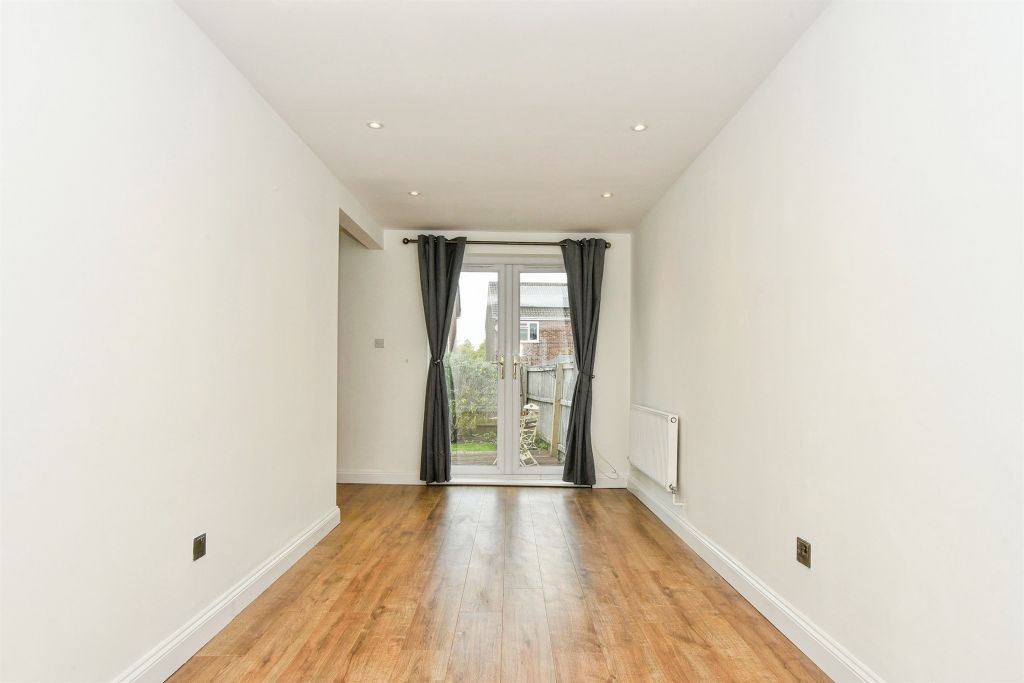 Additional image 7 of 2 bed flat for saleLondon Road, Marlborough SN8