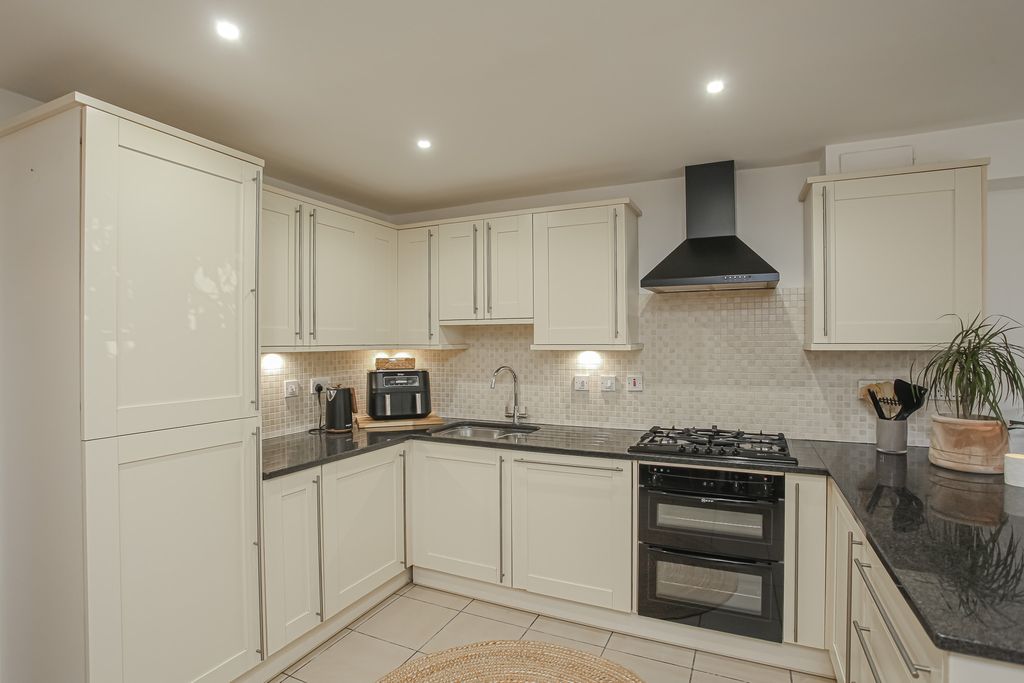 Additional image 8 of 2 bed flat for saleWestcote Place, Chipping Norton OX7