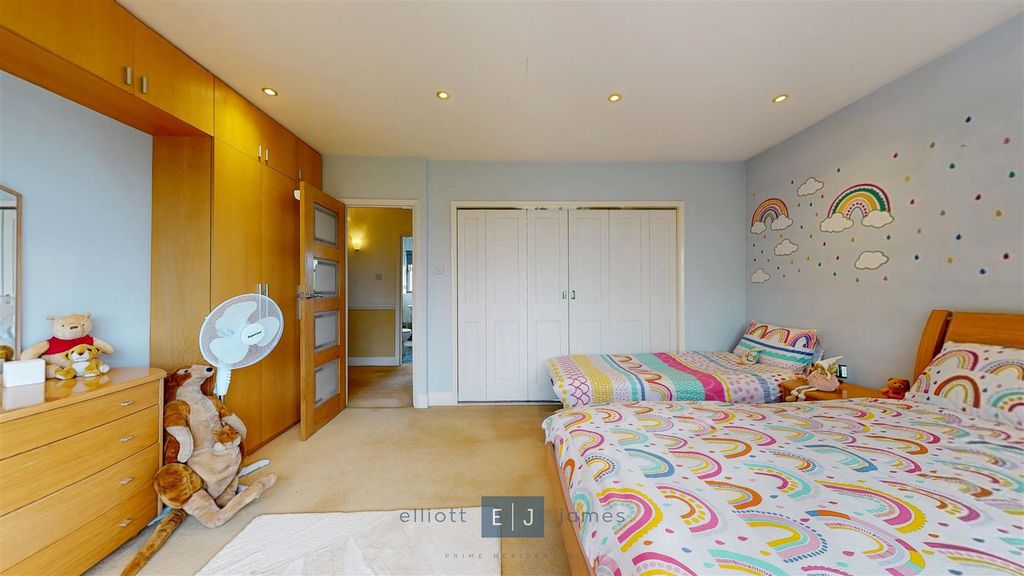 Additional image 20 of 5 bed detached house for saleLee Grove, Chigwell IG7