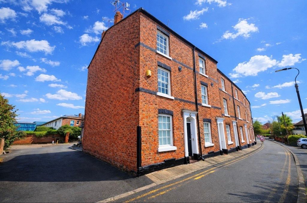 2 bed flat for saleBlack Friars, Chester, Cheshire CH1
