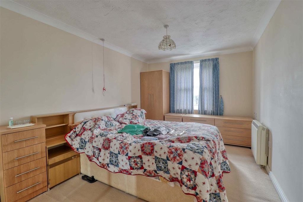 Additional image 4 of 2 bed flat for saleImperial Court, Clacton On Sea CO15