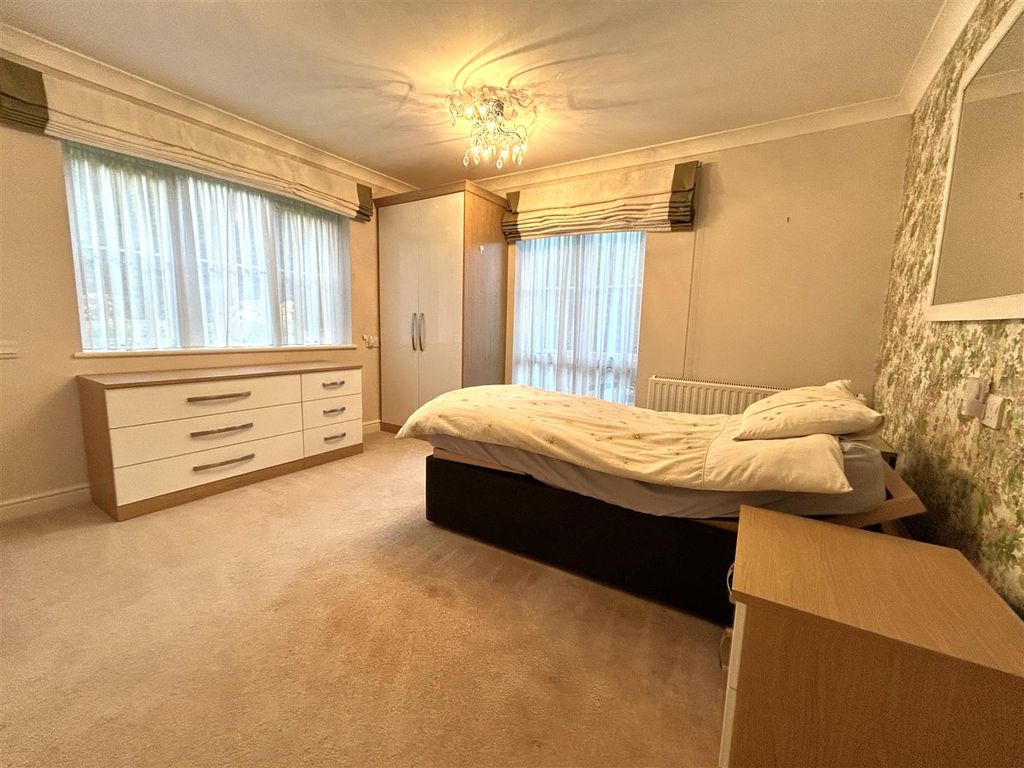 Additional image 10 of 2 bed flat for saleMalmesbury Road, Chippenham SN15