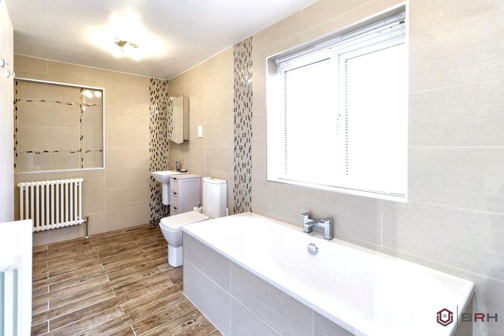 Additional image 5 of 5 bed detached house for salePasture Way, Castleford WF10