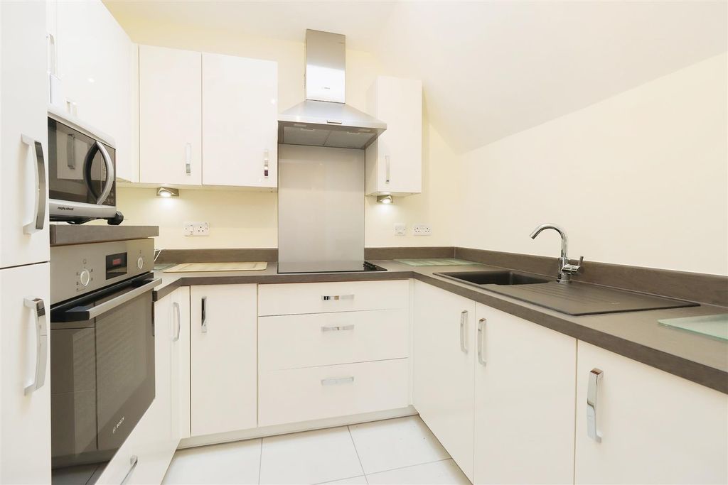 Additional image 4 of 1 bed flat for saleSummerfield Place, 117 Wenlock Road, Shrewsbury SY2