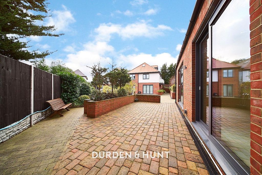 Additional image 25 of 2 bed flat for saleEden Avenue, Chigwell IG7