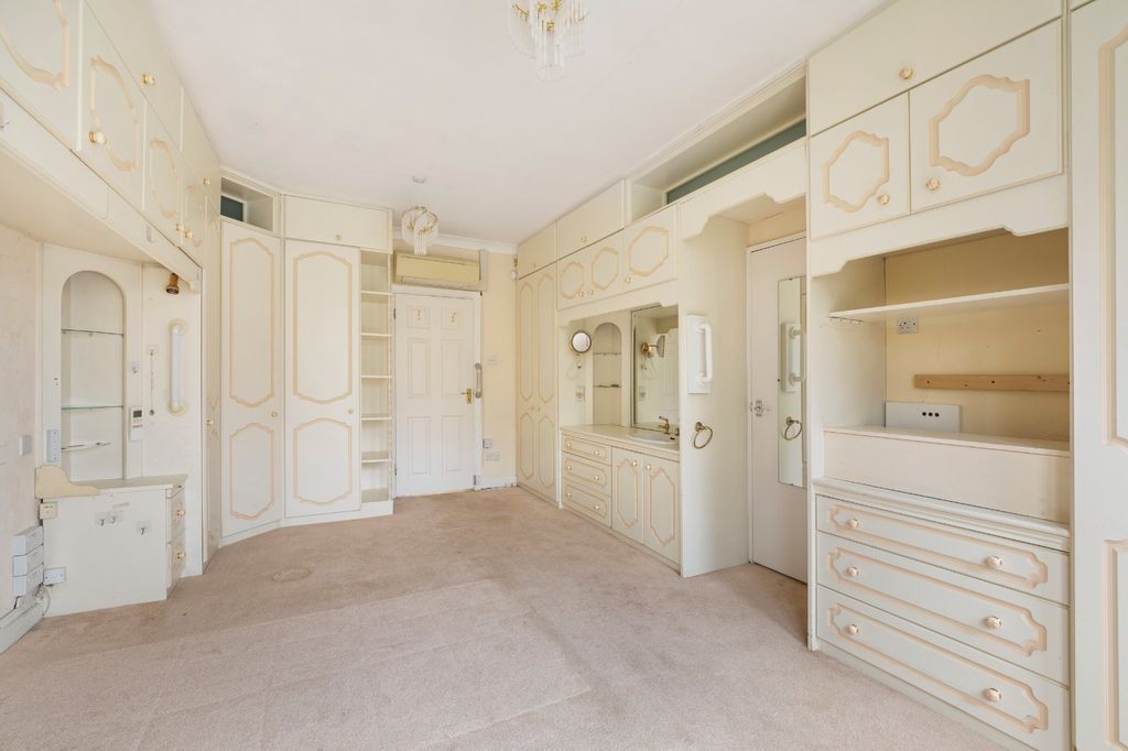 Additional image 38 of 6 bed semi-detached house for saleSalisbury Road, Carshalton SM5