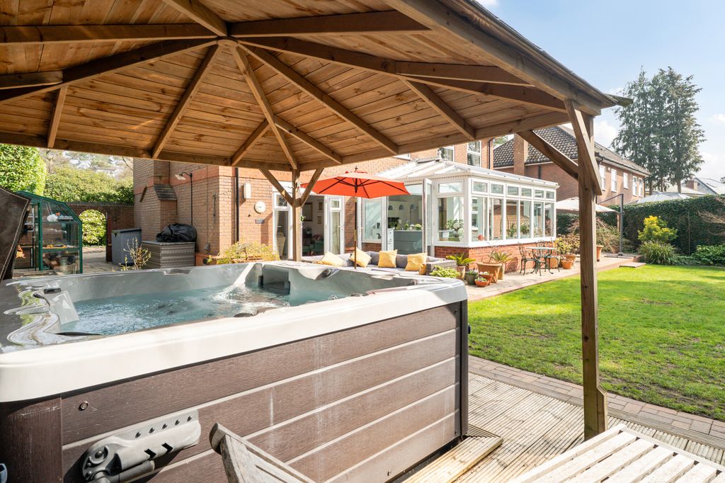 Additional image 11 of 6 bed detached house for saleWalkers Ridge, Camberley GU15