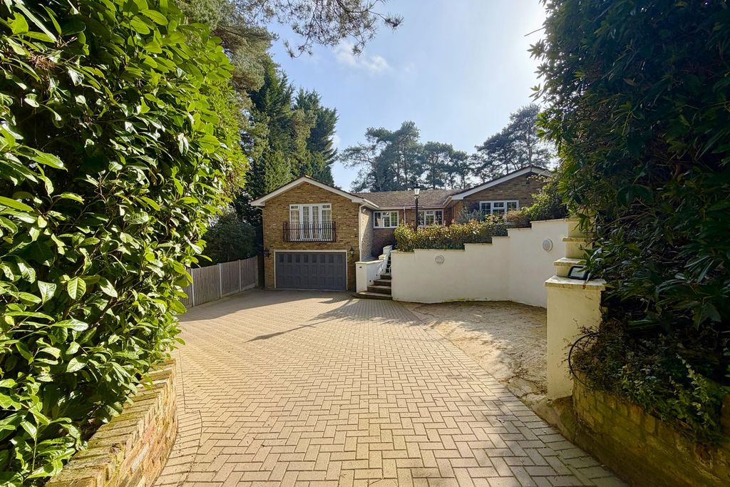 Additional image 15 of 4 bed detached bungalow for saleWalkers Ridge, Camberley GU15