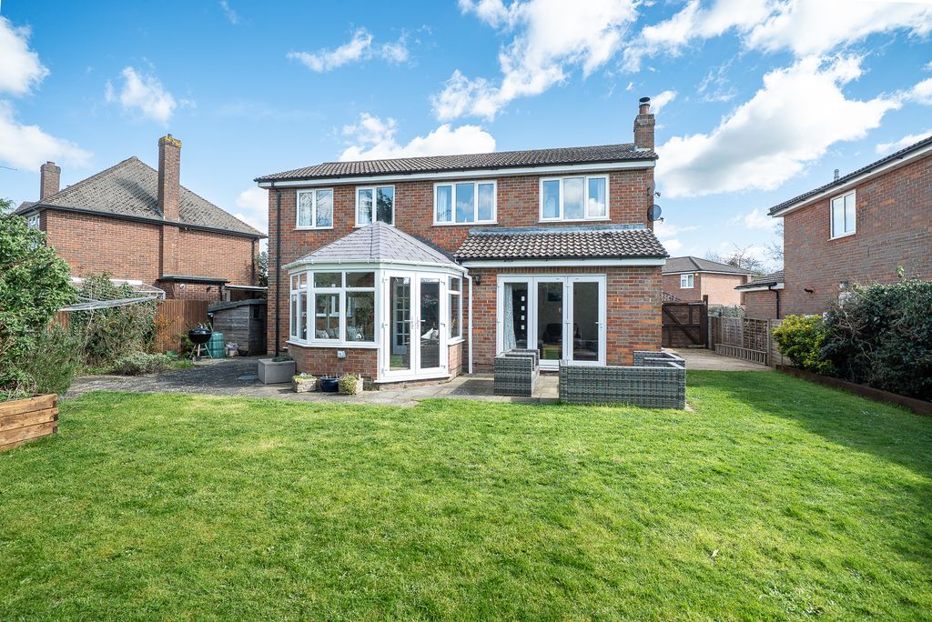 Additional image 5 of 4 bed detached house for saleCross Meadow, Chesham HP5