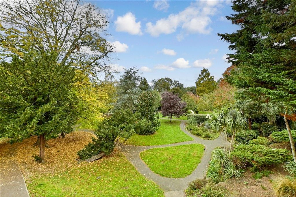 Additional image 9 of 2 bed flat for saleThe Green, Carshalton, Surrey SM5