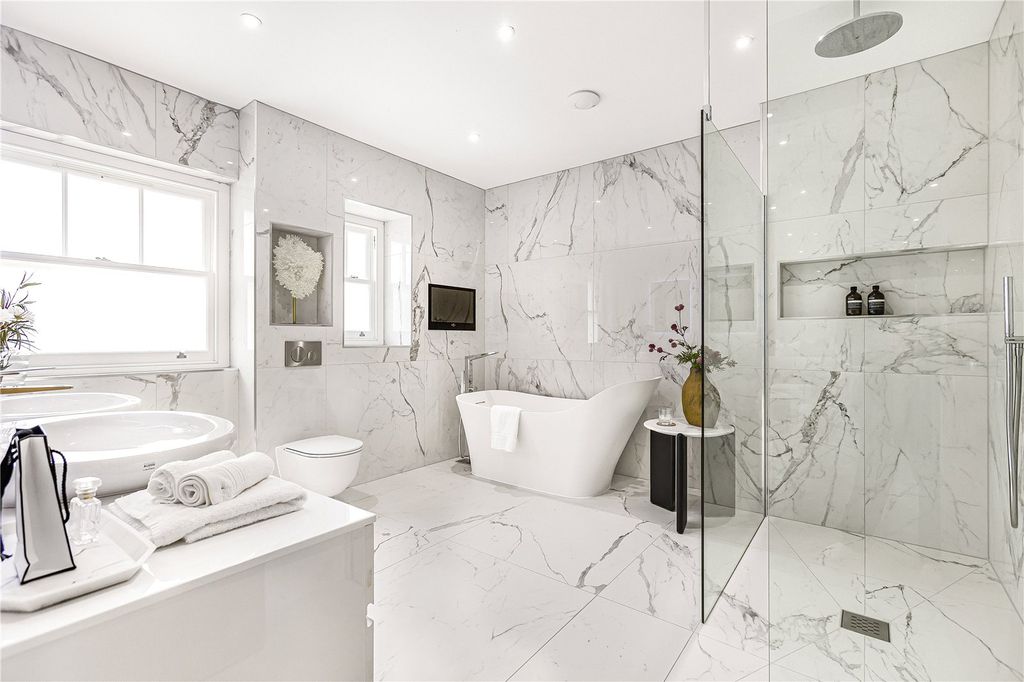 Additional image 20 of 8 bed detached house for saleHeathbourne Road, Bushey Heath, Hertfordshire WD23