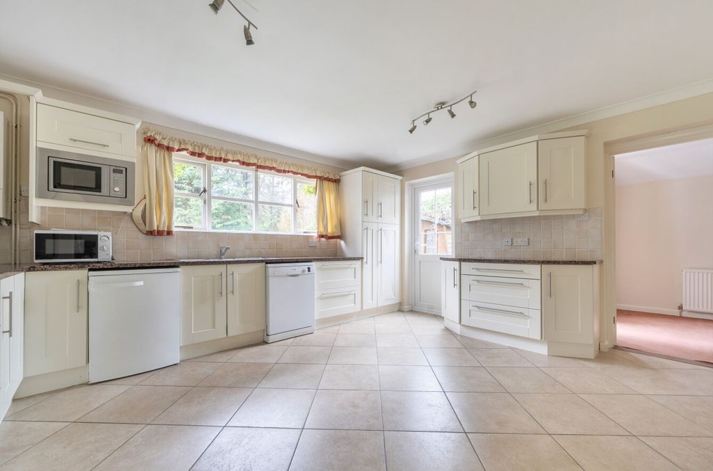 Additional image 3 of 4 bed detached house for saleSelham Close, Chichester PO19