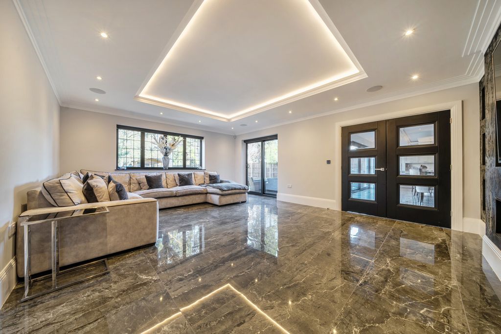 Additional image 7 of 7 bed detached house for saleHeathley End, Chislehurst BR7