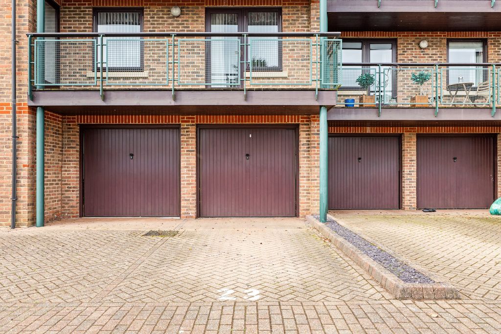 Additional image 9 of 2 bed flat for saleSt. Mary's Mount, Caterham CR3