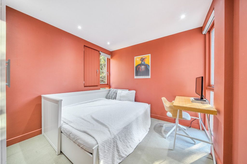 Additional image 7 of 2 bed flat for saleElmstead Lane, Chislehurst BR7