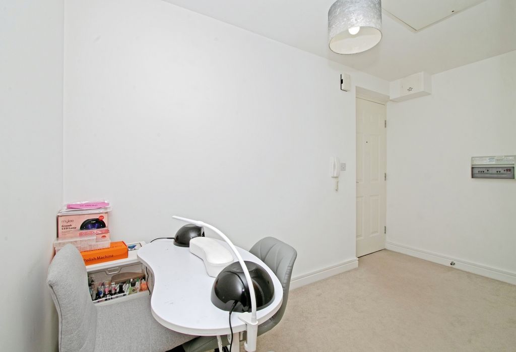Additional image 5 of 2 bed flat for saleNicholas Holman Road, Camborne, Cornwall TR14