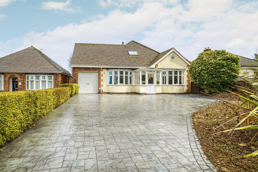 5 bed detached house for saleBeamhill Road, Stretton, Burton-On-Trent DE13