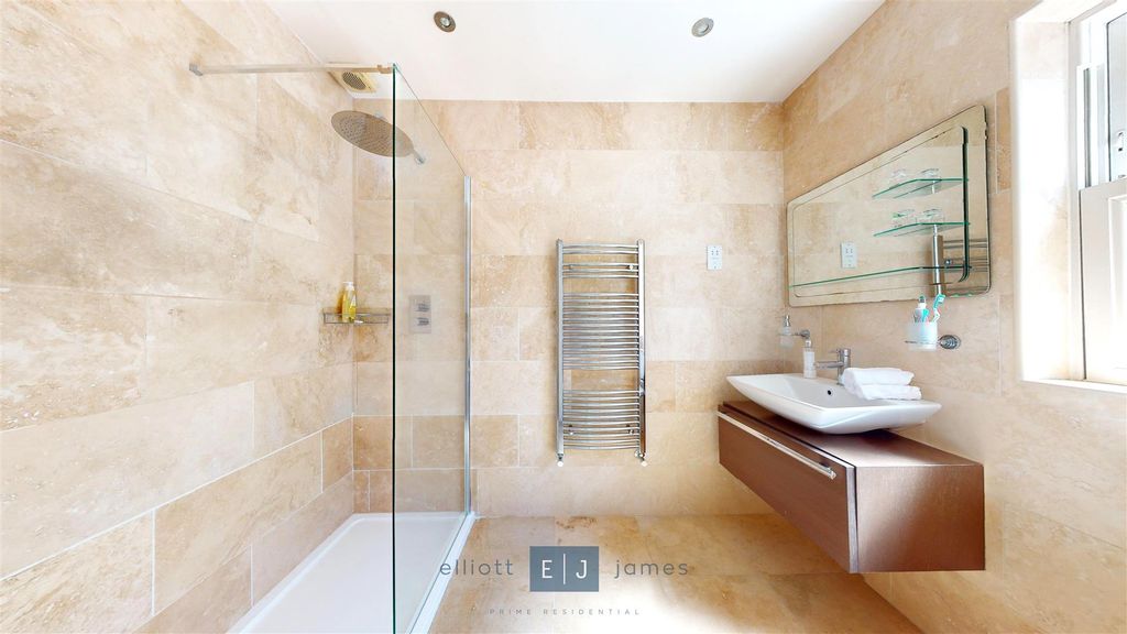 Additional image 14 of 5 bed detached house for saleMeadow Way, Chigwell IG7