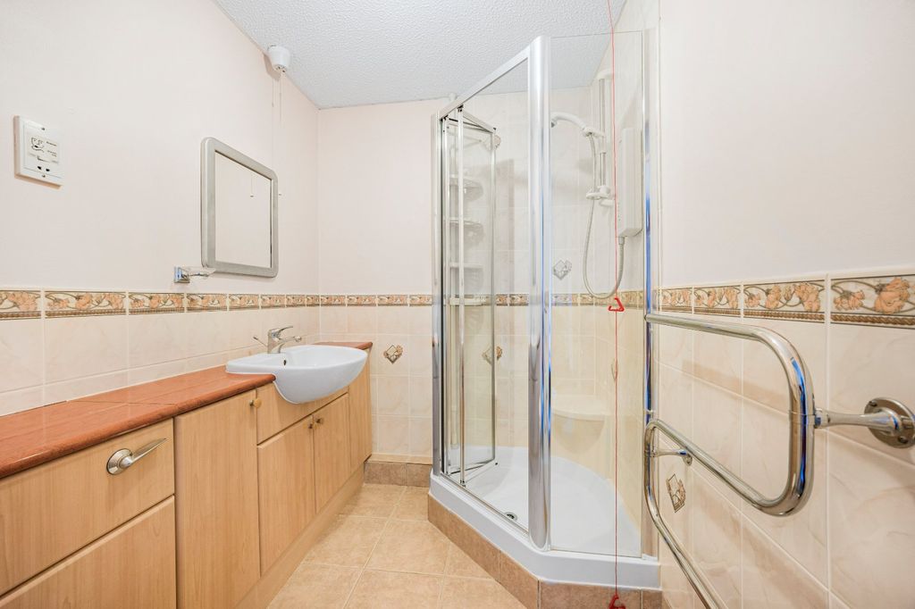 Additional image 11 of 2 bed flat for saleTrafalgar Road, Cirencester, Gloucestershire GL7