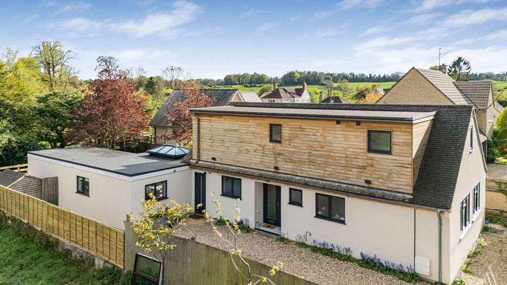 Additional image 24 of 4 bed bungalow for saleBarn Way, Cirencester, Gloucestershire GL7
