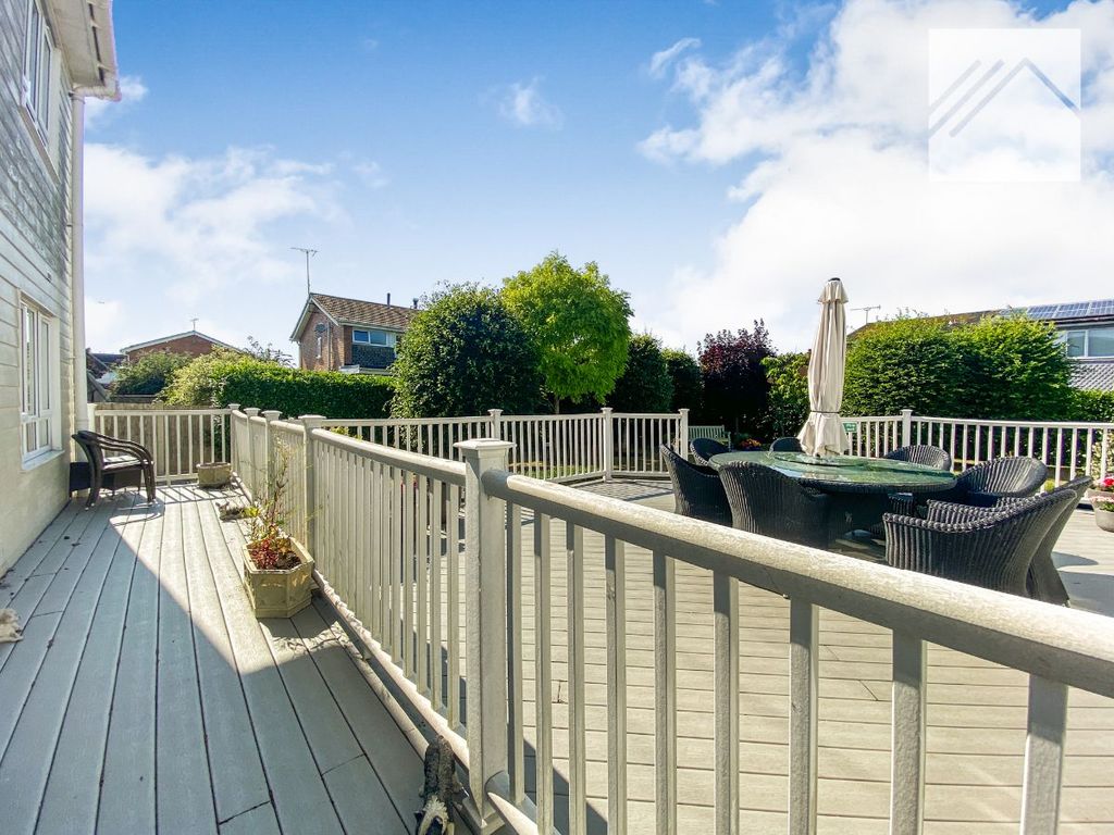 Additional image 4 of 2 bed flat for saleFlat, Hamilton Court, Long Road, Canvey Island SS8