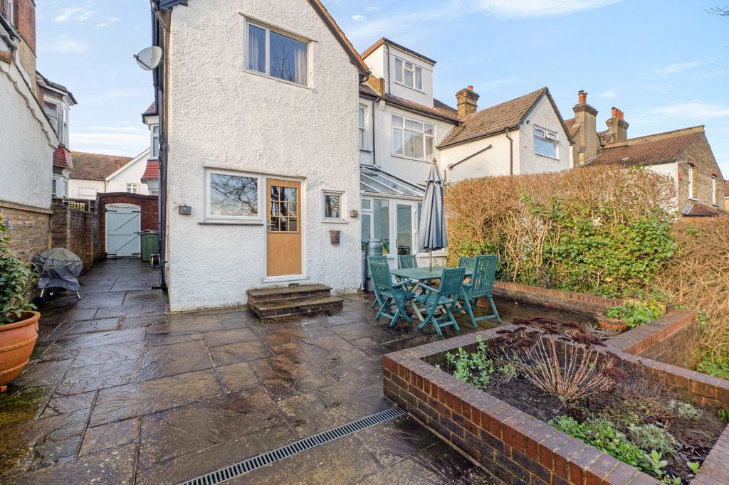 Additional image 16 of 4 bed semi-detached house for salePark Hill, Carshalton SM5