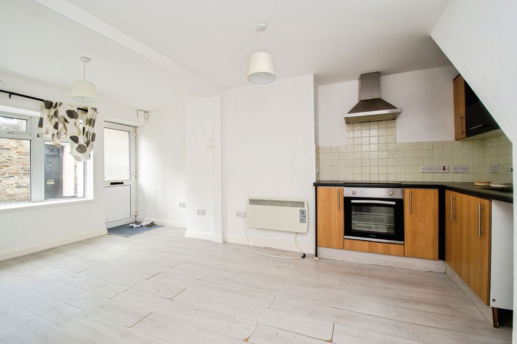 Additional image 12 of 1 bed flat for saleFore Street, Callington, Cornwall PL17