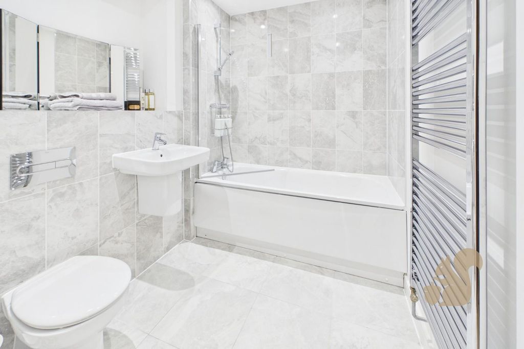 Additional image 13 of 2 bed flat for saleVictoria Road, Chelmsford CM1