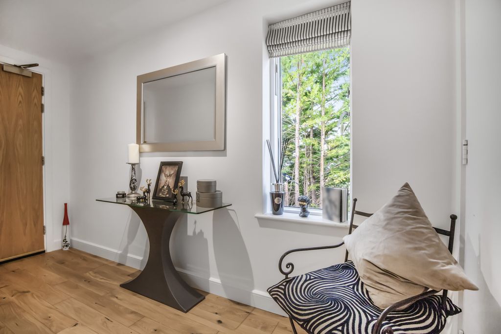 Additional image 6 of 2 bed flat for saleDee Hills Park, Chester CH3